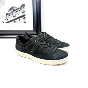 ECCO Women’s Soft 7 Black Leather Sneakers - Size 7 EU 38 - Casual Comfort!